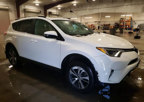 2017 Toyota Rav4 Xle из США, поврежденный, VIN 2T3RFREVXHW658673